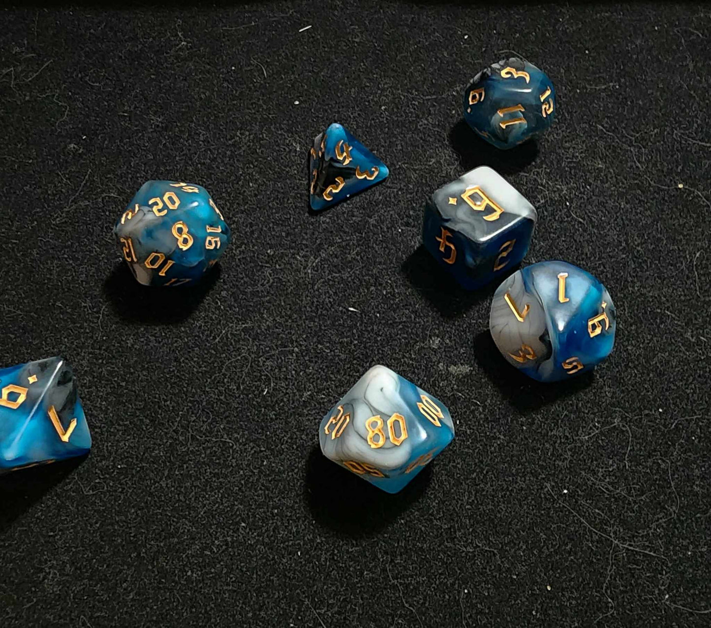 Shadder Kai Blue Christmas Dice Set